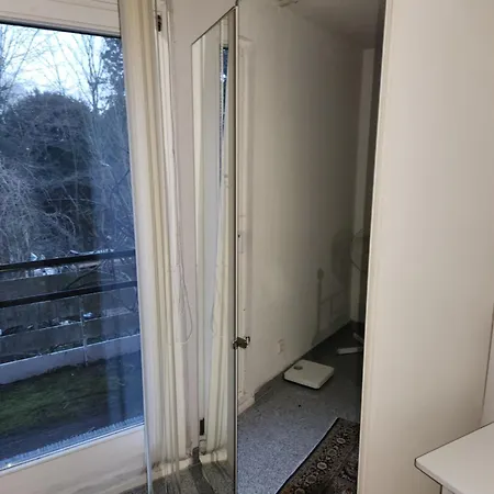 High Ceiling 2 Bedrooms *