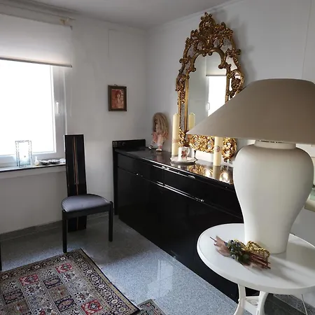 High Ceiling 2 Bedrooms * Troisdorf
