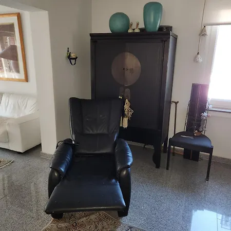 High Ceiling 2 Bedrooms Troisdorf