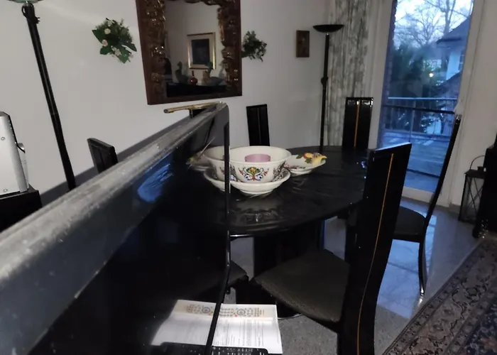 High Ceiling 2 Bedrooms *