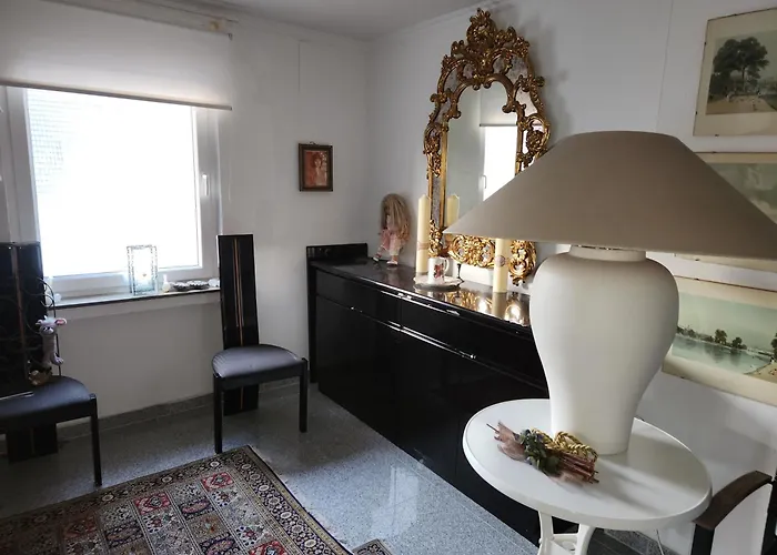 High Ceiling 2 Bedrooms * Troisdorf