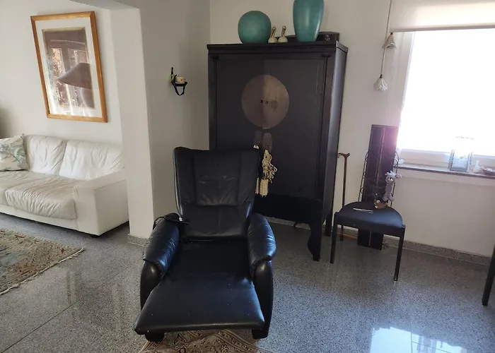 High Ceiling 2 Bedrooms Troisdorf