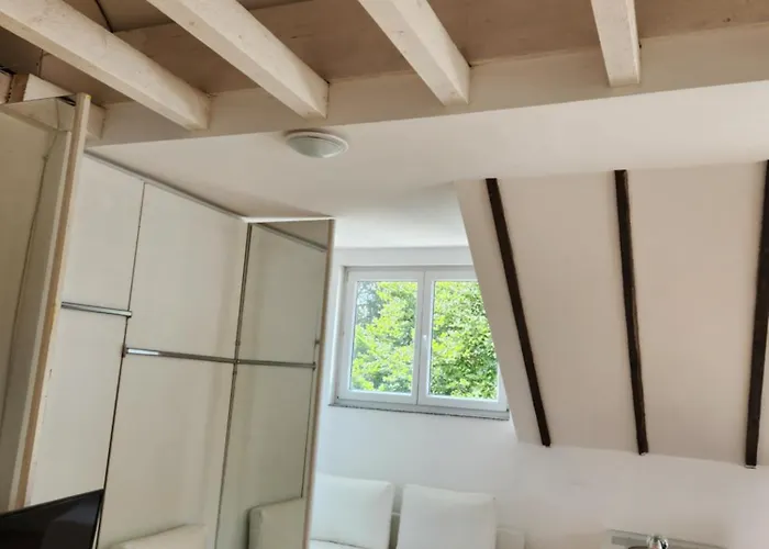 High Ceiling 2 Bedrooms *