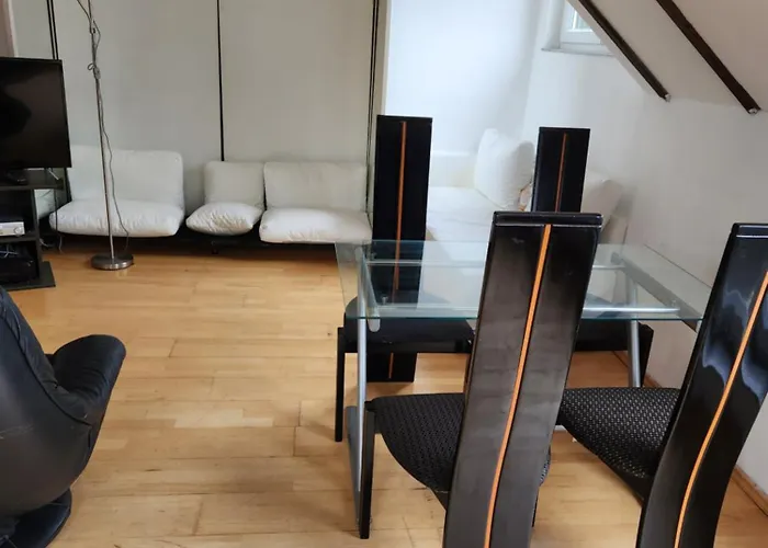 High Ceiling 2 Bedrooms *