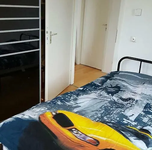 High Ceiling 2 Bedrooms Τρόισντορφ