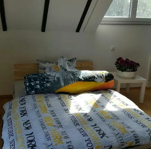 High Ceiling 2 Bedrooms * Troisdorf