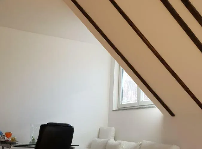 Willa High Ceiling 2 Bedrooms